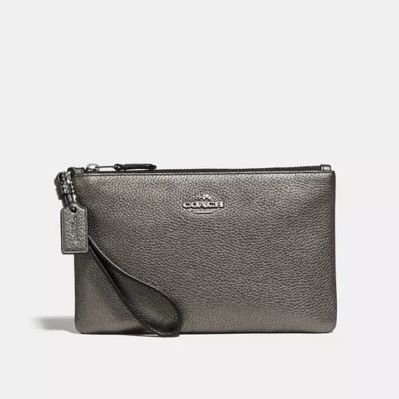 NWT Coach Dark Heather Grey Small Pebbled Leather Wristlet - Picture 1 of 8